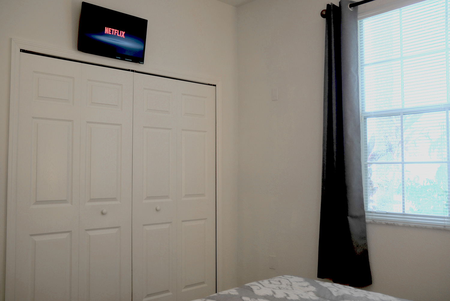 Queen-Bedroom-TV