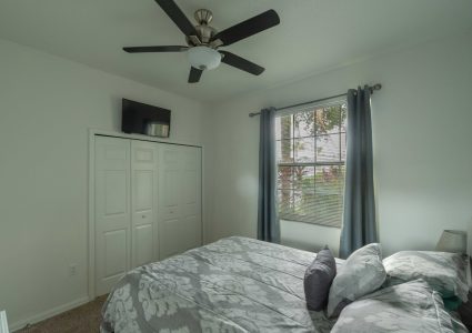 Hills Bay Hideaway Queen Bedroom