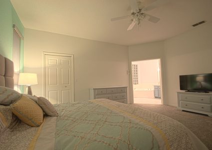 Hills Bay Hideaway Master Bedroom and En Suite Bathroom